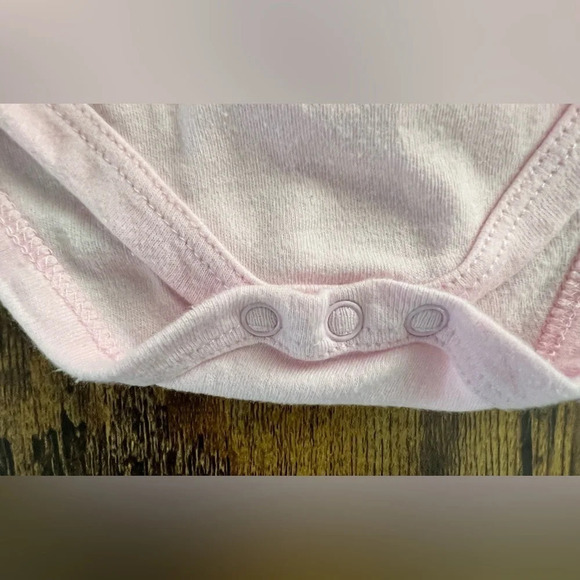 Swiggles | infant girl onesie. Size: 3/6M - Picture 5 of 11